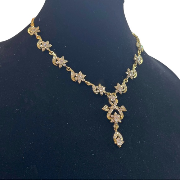Vintage Costume Jewelry Gold Tone Clear Stones Necklace - Picture 3 of 7